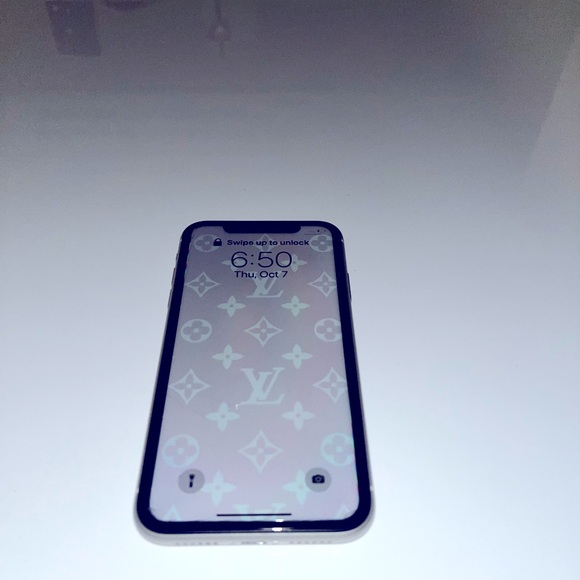 EUC iPhone 11 with cases - Picture 1 of 2